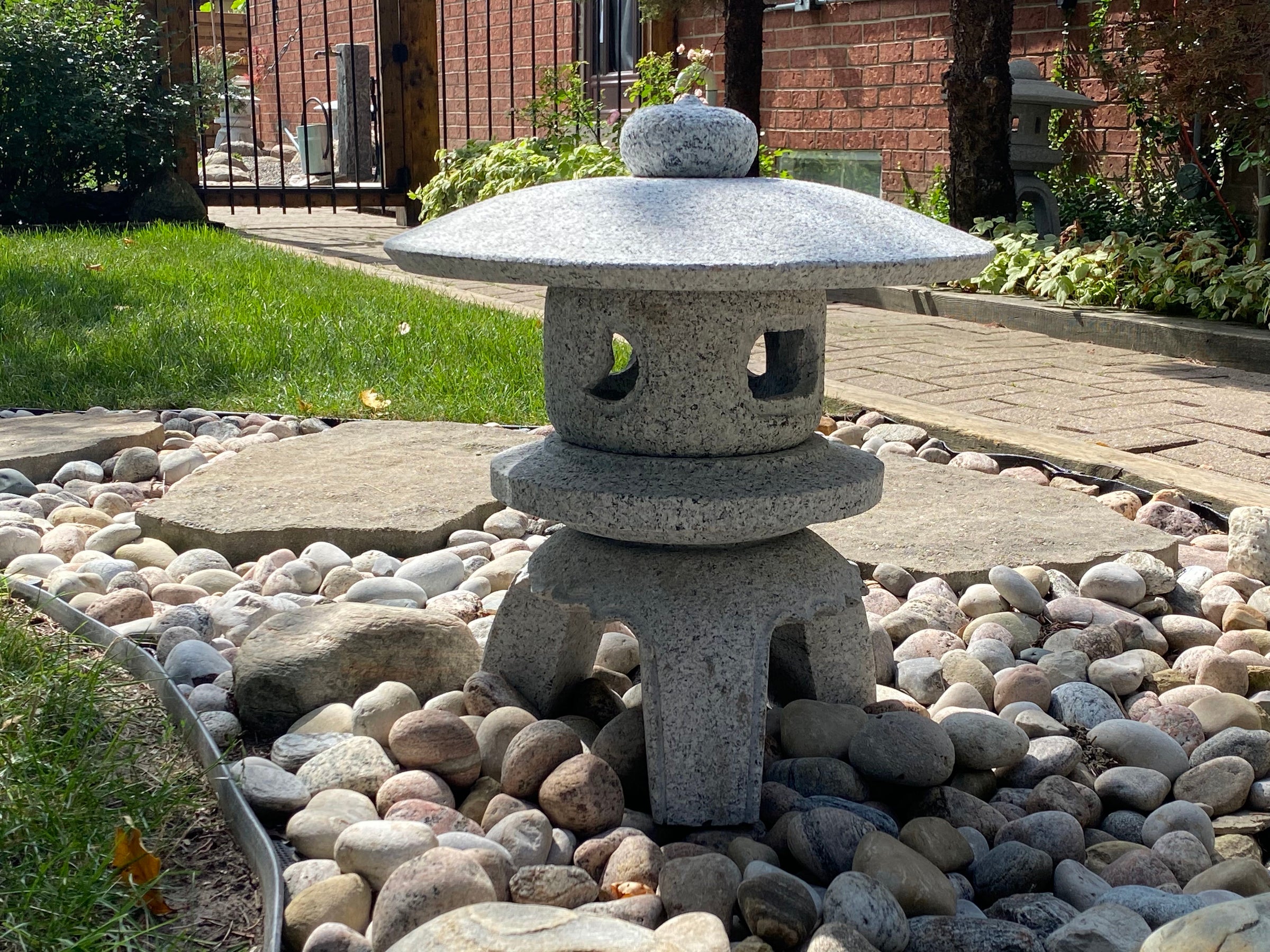 stone lantern | ZU STUDIO